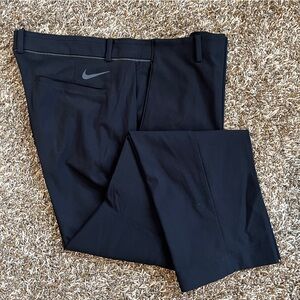 NWOT Nike Dri Fit Golf Pants
Men’s size 36x30 Modern Fit
Black w/grey swoosh